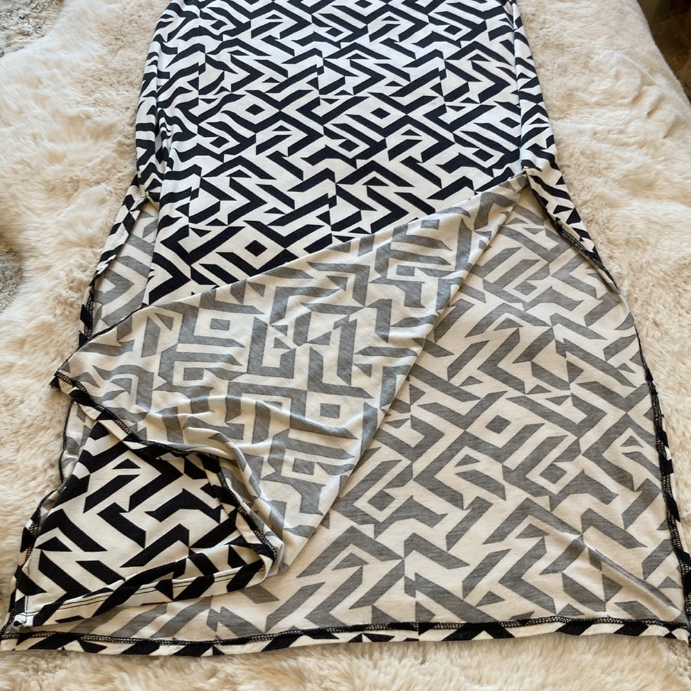 Romeo & Juliet Aztec print maxi skirt. Size Medium. - Picture 8 of 11